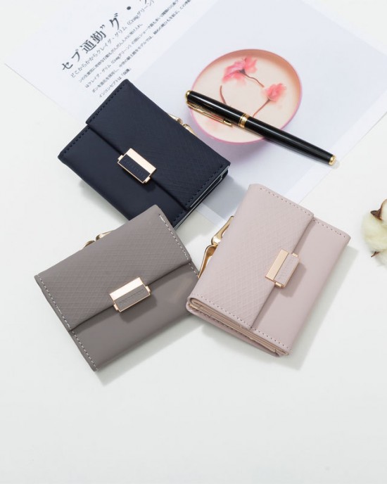 Prettyzys' popular Korean-style short, tri-folded women's wallet, a fresh, PU, ​​plaid, and zippered student wallet.