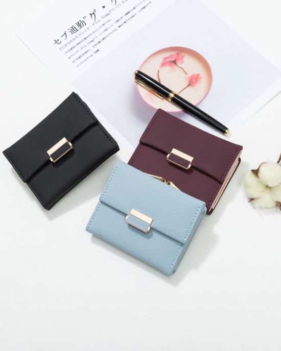 Prettyzys' popular Korean-style short, tri-folded women's wallet, a fresh, PU, ​​plaid, and zippered student wallet.