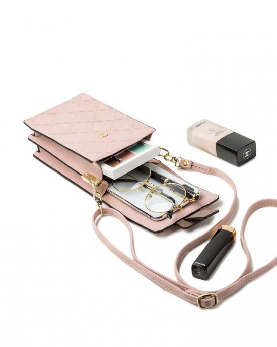 Prettyzys' new, simple, versatile, single-shoulder, small square bag, crossbody, and handbag. Prettyzys' new, simple, versatile, single-shoulder, small square bag, crossbody, and handbag.