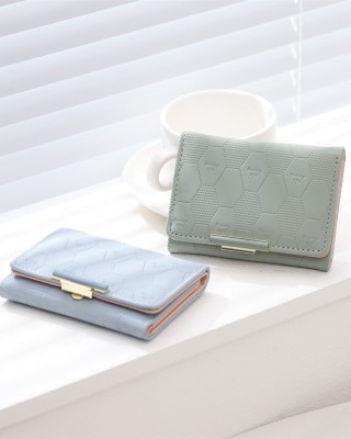 2025 new women's short wallet, Japanese and Korean style, three-fold, cute, fresh, simple student coin purse, in stock.