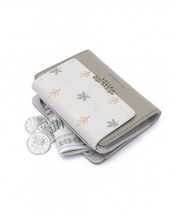 New Japanese-Korean style women's wallet, fresh-looking, popular-style, foldable, zippered, multifunctional, female wallet. New Japanese-Korean style women's wallet, fresh-looking, popular-style, foldable, zippered, multifunctional, female wallet.